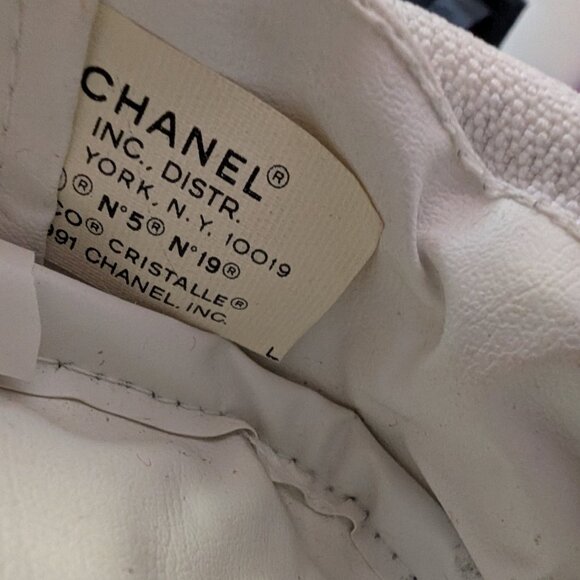 Chanel makeup bag vintage 1991 - Picture 4 of 4